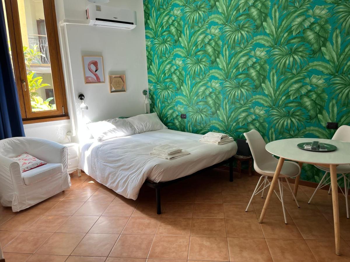 Apartamento Monolocale Milán Exterior foto